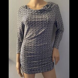 Rose& Olive sweatshirt top size M